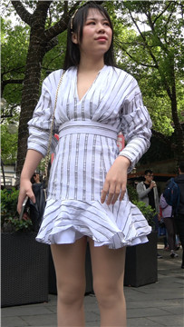 4K - 成熟性感短裙高跟美女 [1.65 GB/MP4]